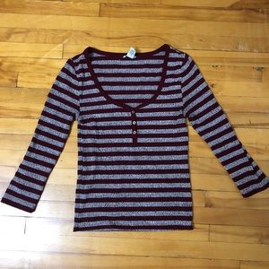 Tight 3/4 sleeve shirt